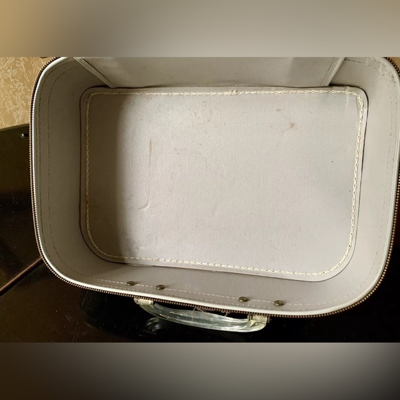 Vintage Cosmetics Case Brown Leather with Clear Handle, Fair Condition - Picture 8 of 9
